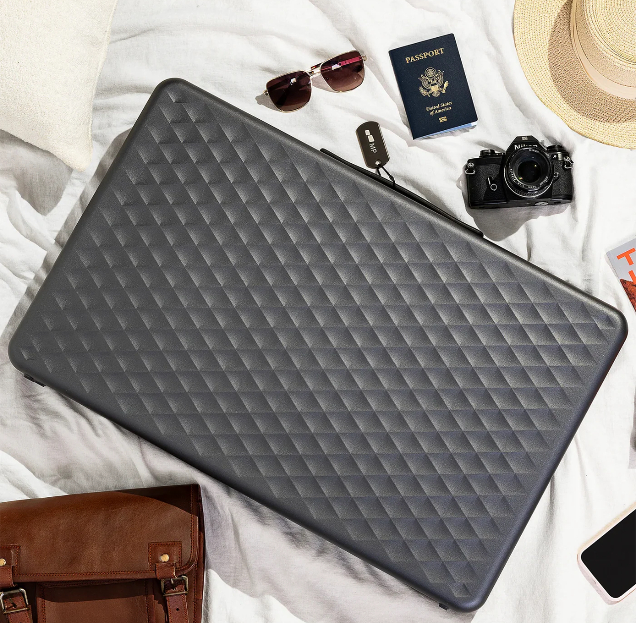 Mobile Pixels Pixcase 27” Portable Smart Monitor - Image 9